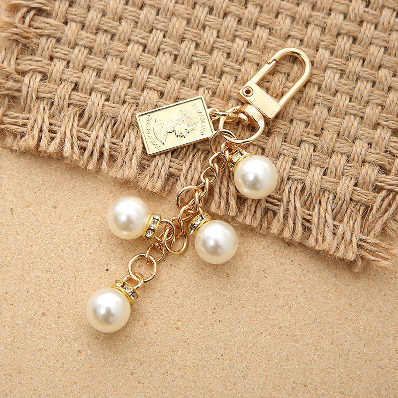 Wholesale Crystal Pearl Heart Alloy Keychains